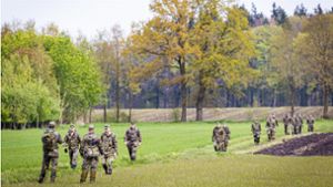 Auch Soldaten der Bundeswehr beteiligten sich an der Suche. Foto: dpa/Moritz Frankenberg