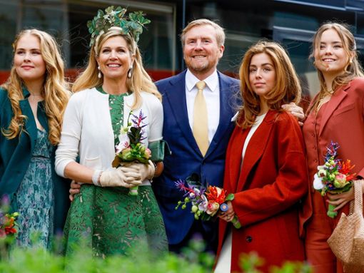 Mit Königin Máxima und den drei Töchtern feiert Willem-Alexander den Koningsdag 2024 in Emmen. Foto: Dutch Press Photo Agency