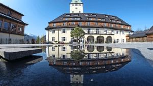 Majestätisch anzuschauen, idyllisch gelegen: Das berühmte Schloss Elmau, Ort des G7-Gipfels Anfang Juni Foto: dpa