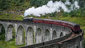 Der Hogwarts Express existiert auch in der realen Welt und fährt durch Schottland. (Archivbild) Foto: imago/VIADATA/Holger John