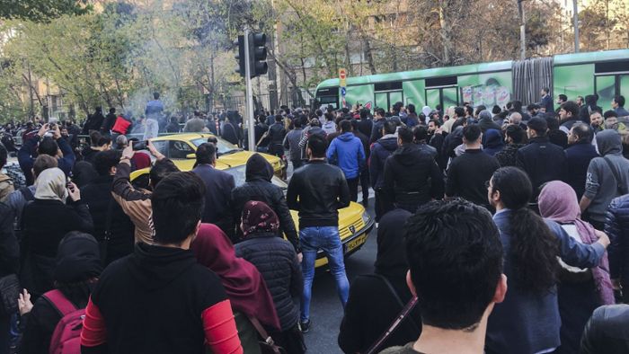 450 Demonstranten in Teheran verhaftet