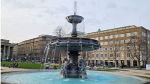 Die Brunnen auf dem Schlossplatz führen wieder Wasser. Foto: Fotoagentur Stuttgart/Andreas Rosar