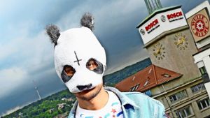 Der Stuttgarter Rapper Cro lädt zu einem Fußballspiel für den guten Zweck in seiner Heimat ein. Foto: dpa