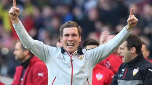 In seiner Zeit beim VfB Stuttgart erreichte Hannes Wolf den Aufstieg in die Bundesliga. In unserer Bildergalerie blicken wir auf seine bisherige Trainerlaufbahn zurück. Foto: Baumann/Alexander Keppler