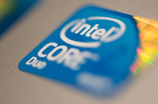 Computerchips wie die von Intel sind zurzeit weltweit Mangelware. Foto: dpa/Ralf Hirschberger