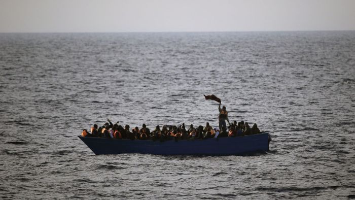 Mindestens 97 Flüchtlinge vermisst