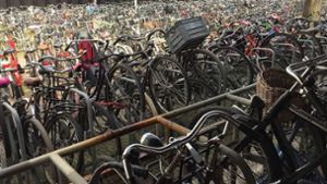 Am Amsterdamer Hauptbahnhof gibt es 25 000 Radabstellplätze. Foto: privat/Thomas Gotthardt