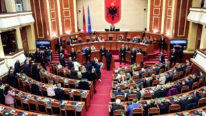 Albaniens Parlament hat dem Migrationsabkommen mit Italien zugestimmt. Foto: Armando Babani/AP/dpa