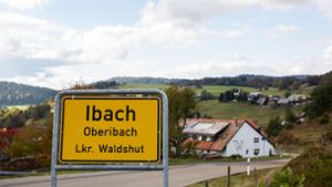 Der Bürgermeister der Schwarzwald-Gemeinde Ibach, Helmut Kaiser, trauert um Alexej Nawalny. Foto: dpa/Philipp von Ditfurth