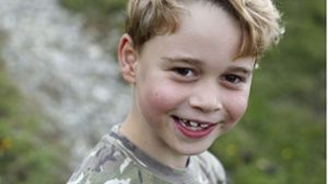 Frecher Blick mit Zahnlücke: Prinz George wird sieben. Foto: AP/Duchess of Cambridge