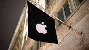 Nach einer Entscheidung der EU-Kommission verändert Apple das Vorgehen bei Abo-Abschlüssen außerhalb des App Stores in Europa. Foto: Julian Stratenschulte/dpa