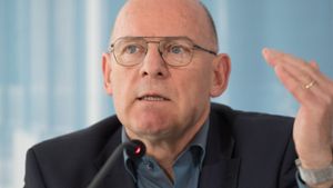 Kämpft für die Einführung der blauen Plakette: Verkehrsminister Winfried Hermann (Grüne). Foto: dpa