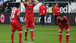 Nach der Niederlage in der letzten Sekunde ist die Enttäuschung bei den VfB-Spielern groß. Foto: Pressefoto Baumann