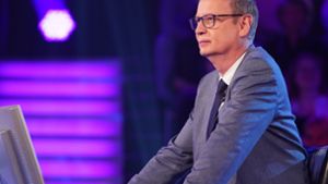 Günther Jauch hatte am Montag gleich drei Kandidaten mit Katzen-Tattoos auf seinem Stuhl (Archivbild). Foto: RTL / Stefan Gregorowius/Wer wird Millionär?