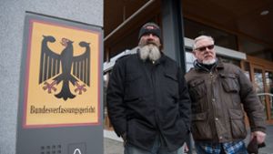Gelsenkirchener Bandidos und Stuttgarter Hells Angels ziehen in Karlsruhe an einem Strang. Foto: dpa