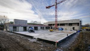 Die Riedwiesensporthalle gehört zu den größten Bauprojekten in Renningen. Foto: Simon Granville