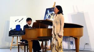 Die Sopranistin Wakaka Nakaso und der Pianist Hironobu Euchiwaki interpretierten japanische Kunstlieder. Foto: Susanne Müller-Baji