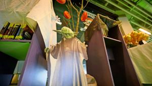 Meister Yoda durfte beim „Star Wars Reads Day“ in der Bücherei nicht fehlen. Foto: /Käser/Stoppel