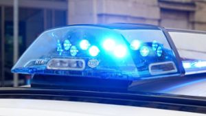Ein 15-Jähriger in einem Auto hat sich Mittwochnacht eine wilde Verfolgungsjagd mit der Polizei in Osnabrück und ist dabei verletzt worden. Foto: Imago/Eibner