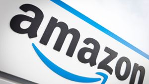 Große Onlinekonzerne wie Amazon müssen sich bereits seit August 2023 an die Regeln halten. Foto: Moritz Frankenberg/dpa