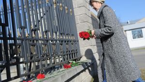Menschen trauern um die Opfer bei dem Anschlag in St. Petersburg. Foto: AFP