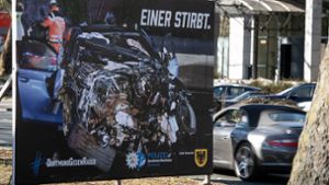 Am Dienstag stellten die Stadt Dortmund und die Polizei eine neue Plakatkampagne vor. Foto: dpa/Bernd Thissen