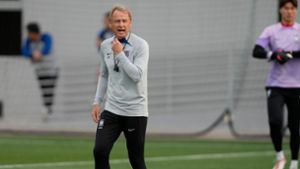 Hatte erst vor einem Jahr den Posten als Nationaltrainer von Südkorea übernommen: Jürgen Klinsmann. Foto: Thanassis Stavrakis/AP/dpa