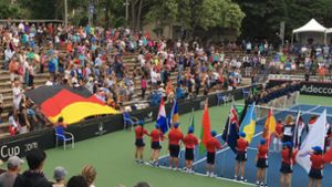 Bei der deutschen Nationalhymne während des Tennis-Fed-Cup auf Hawaii kommt es zu einem Zwischenfall. Foto: dpa