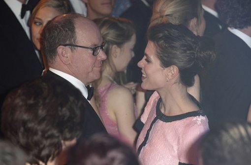 Beim Rosenball in Monaco schwingen Fürst Albert und seine Nichte Charlotte Casiraghi das Tanzbein. Fürstin Charlène fehlte. Foto: Getty Images Europe
