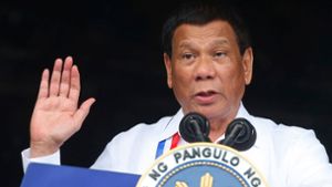 Duterte bei Motorradunfall leicht verletzt