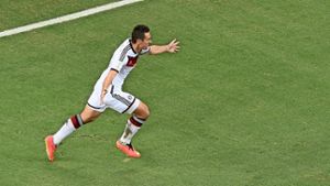 Nicht zu stoppen: Miroslav Klose nach dem 2:2-Ausgleich gegen Ghana Foto: Getty