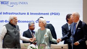 Noch existiert der „Wirtschaftskorridor Indien – Naher Osten – Europa“ (IMEC), der voriges Wochenende am Rande des G-20-Gipfels in Indien beschlossen wurde, nur auf dem Papier. Im Bild: Indiens Premierminister Narendra Modi, EU-Kommissionspräsidentin Ursula von der Leyen und US-Präsident Joe Biden. Foto: Reuters/Evelyn Hockstein