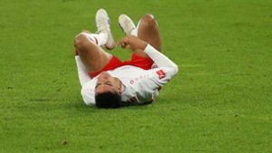 Der VfB Stuttgart liegt am Boden. Rechtzeitig vor dem Spiel gegen den FC Bayern will aber nicht nur Tiago Tomas (im Bild) auf die Beine kommen. Foto: Baumann/Julia Rahn