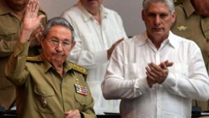 Raúl Castro (links) sagt „Adiós“, sein Nachfolger wird wohl Miguel Díaz-Canel. Foto: dpa
