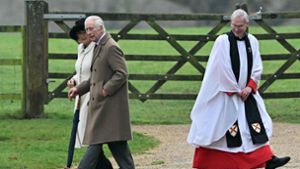 König Charles besuchte mit seiner Gattin Camilla einen Gottesdienst. Foto: AFP/JUSTIN TALLIS