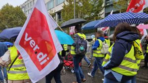 Eine Demonstration im Herbst in Stuttgart: Zum schlagkräftigen Protest hat es in dieser Tarifrunde selten gereicht. Foto: 7aktuell.de/Andreas Werner