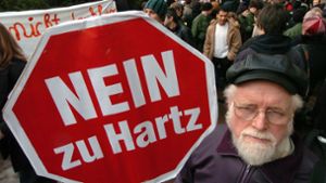 Der öffentliche Protest hat seit Inkrafttreten der Hartz-Reformen vielleicht nachgelassen – der Ärger darüber in Teilen der Bevölkerung gewiss nicht. Foto: dpa