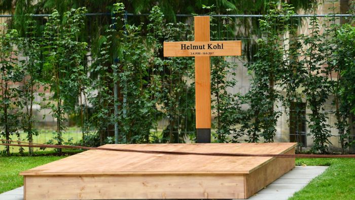 Videokamera überwacht Grab von Helmut Kohl