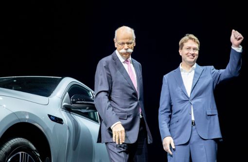 Der frühere Konzernchef Dieter Zetsche (links) wird nun doch nicht Aufsichtsratschef von Daimler. Im Bild mit Nachfolger Ola Källenius. Foto: dpa/Kay Nietfeld