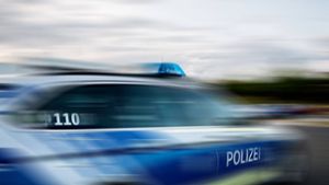 Die Polizei eskortierte die werdenden Eltern mit Blaulicht in eine Klinik. (Symbolfoto) Foto: IMAGO/Fotostand / K. Schmitt