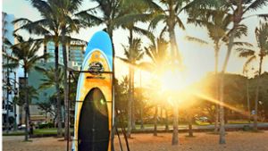 Am Strand von Honolulu: Kein Ort steht so sehr für das Aloha-Gefühl wie Waikiki. Foto: Hammel