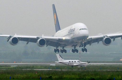 Am 2. Juni 2010 war er da – der Airbus A380 landete auf dem Flughafen Stuttgart. Foto: dpa