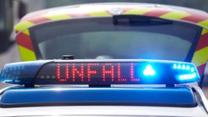 Kreis Ludwigsburg: Sechs Fahrzeuge in Auffahrunfall verwickelt