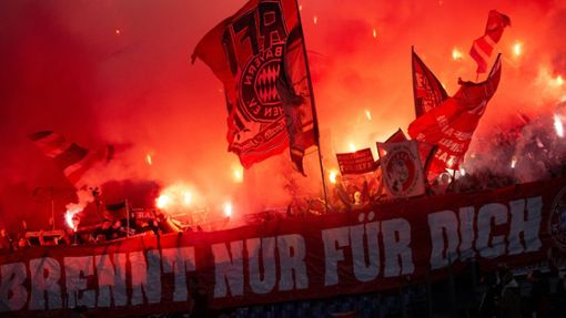 Bayern-Fans zündete in Rom Pyrotechnik. Foto: dpa/Sven Hoppe