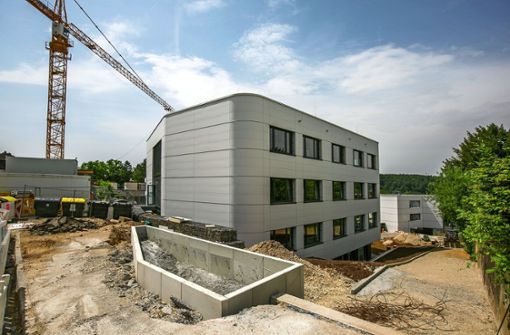 Um die Finanzierung des Neubaus auf dem Areal des Plochinger Gymnasiums ist lange gerungen worden. Foto: Roberto Bulgrin
