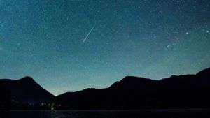 Die Spur eines Kometen zu sehen hat  für viele Menschen eine besondere Bedeutung. (Symbolbild) Foto: dpa/Matthias Balk