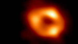 Das  ist das erste Bild von Sagittarius A* –  dem Schwarzen Loch im Zentrum unser Galaxie, der Milchstraße (undatiertes Handout, das am 12. Mai 2022 freigegeben wurde). Foto: EHT collaboration/dpa