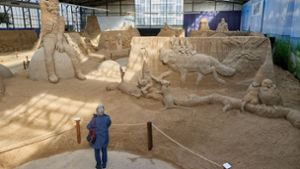 Die Sandskulpturen-Ausstellung in Travemünde ist bis zum 3. November geöffnet. Foto: Georg Wendt/dpa