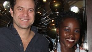Joshua Jackson und Lupita Nyongo kennen sich als Kollegen schon lange - hier wurden sie 2018 zusammen fotografiert. Foto: Bruce Glikas/Bruce Glikas/FilmMagic