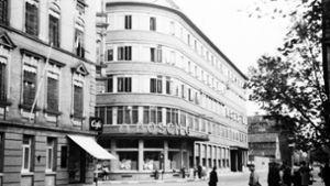Das Eckgebäude an der Rosenberg-/Seidenstraße wird heute von der Uni Stuttgart genutzt. Weitere Bilder vom Bosch-Areal und dem Standort Feuerbach zeigt die Fotostrecke. Foto: Stadtarchiv/101-FN250-2880